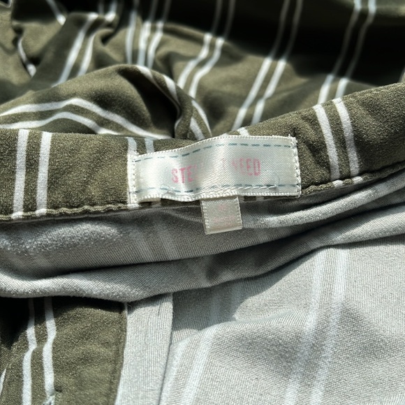 Olive green, vertical striped button up blouse, M by Stella Tweed - Picture 2 of 2